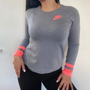 Nike Girls’ Sportswear Long Sleeve Shirt